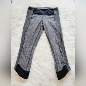 Lululemon Motivate Crop in Heathered Speckled Black Size 4 Activewear Running